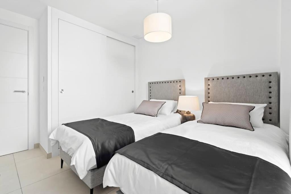 Luxury 2 Bedroom Apartment Walk To Beach Rdr423 Марбелья Экстерьер фото